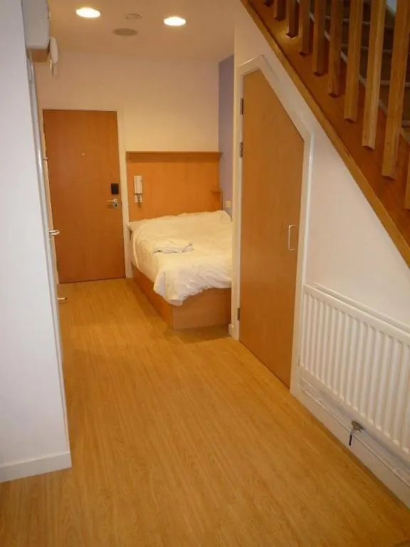 Destiny Student - Cowgate Daire Edinburgh