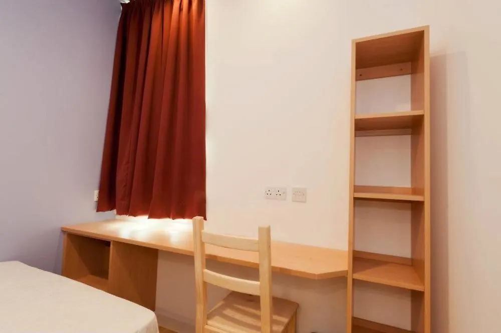 Destiny Student - Cowgate Daire Edinburgh