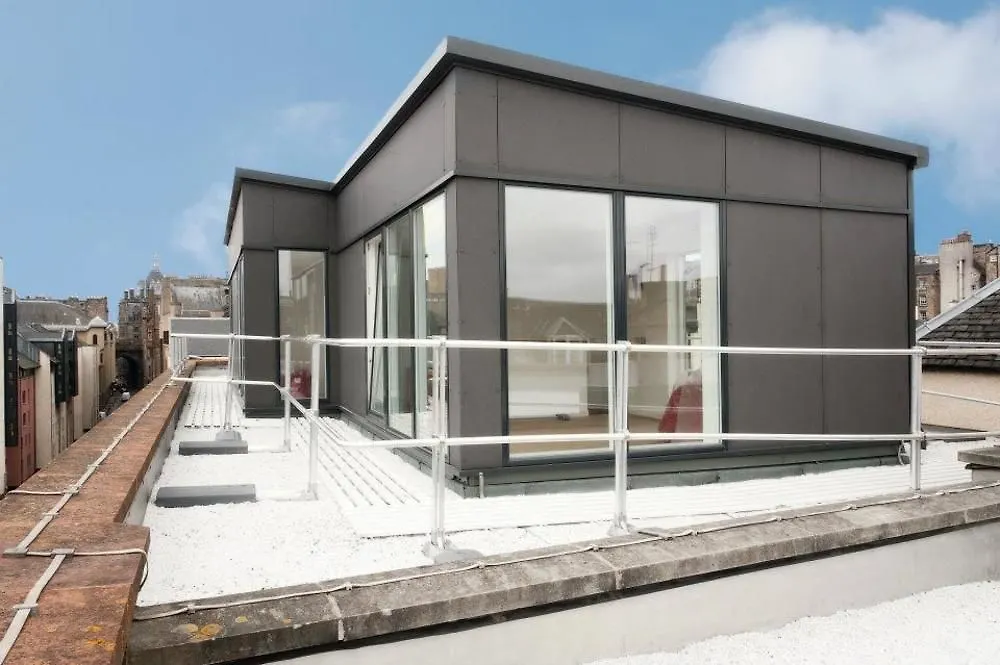 Destiny Student - Cowgate Daire Edinburgh