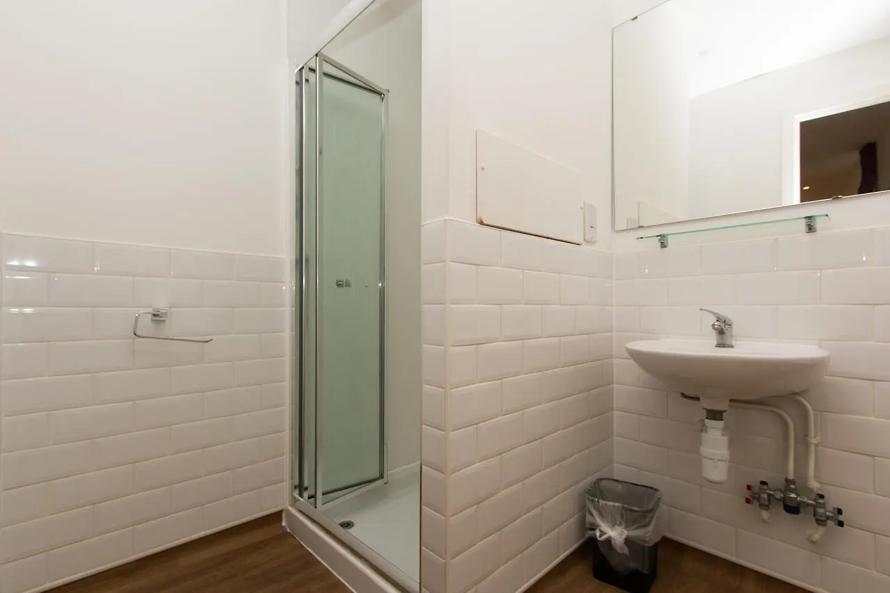 Destiny Student - Cowgate Daire Edinburgh