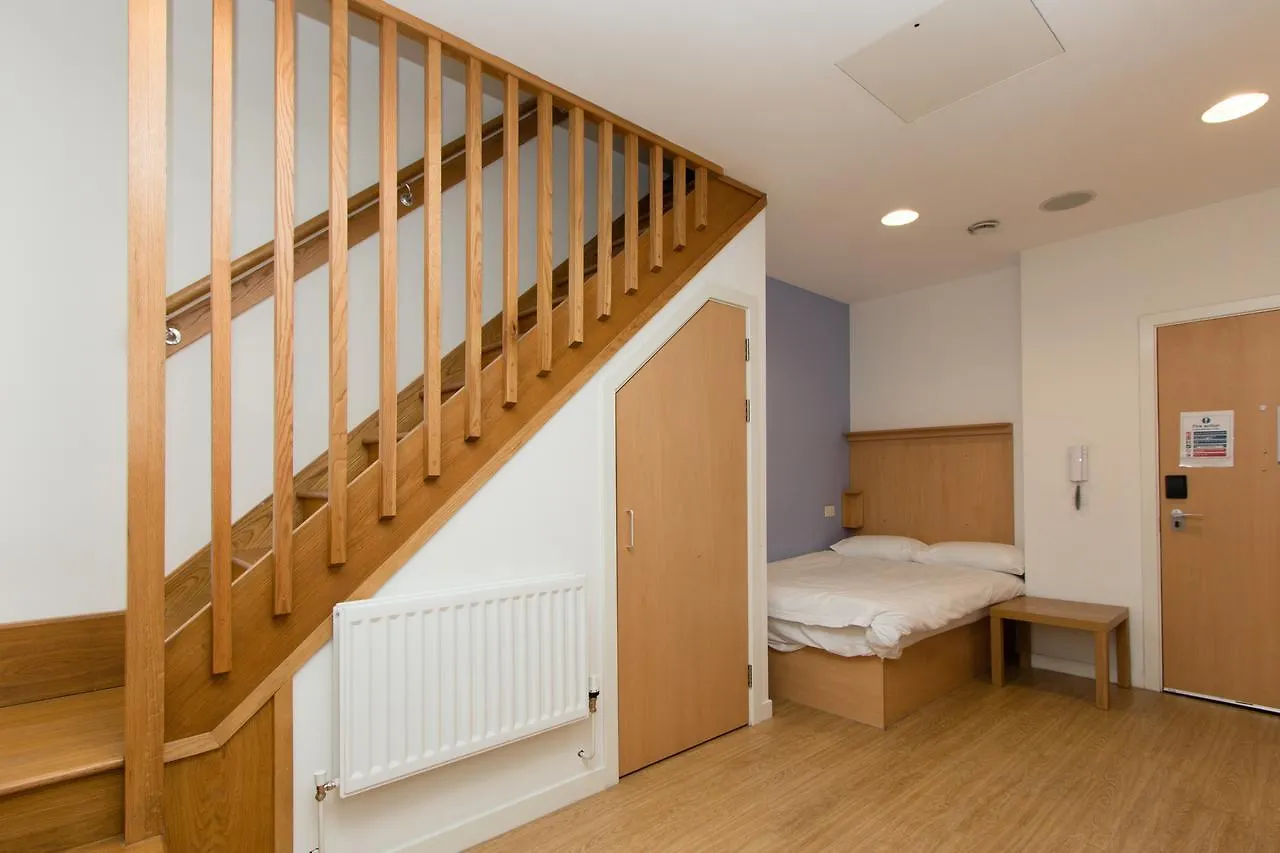 Destiny Student - Cowgate Daire Edinburgh