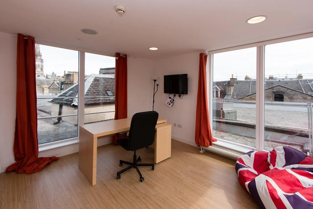 Destiny Student - Cowgate Daire Edinburgh