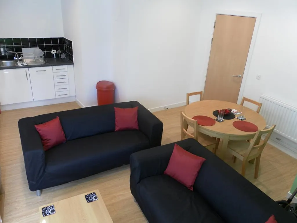 Destiny Student - Cowgate Daire Edinburgh